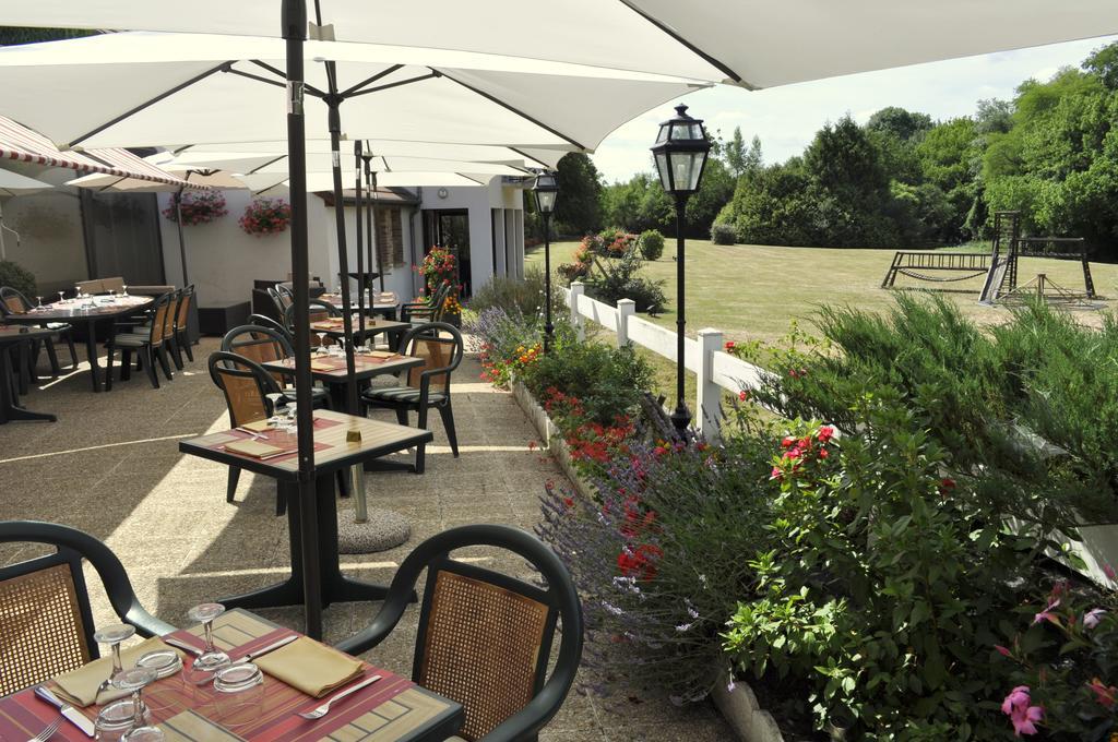 Hotel Restaurant Le Relais De Pouilly エクステリア 写真