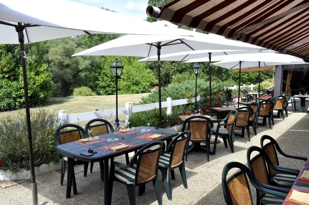 Hotel Restaurant Le Relais De Pouilly エクステリア 写真