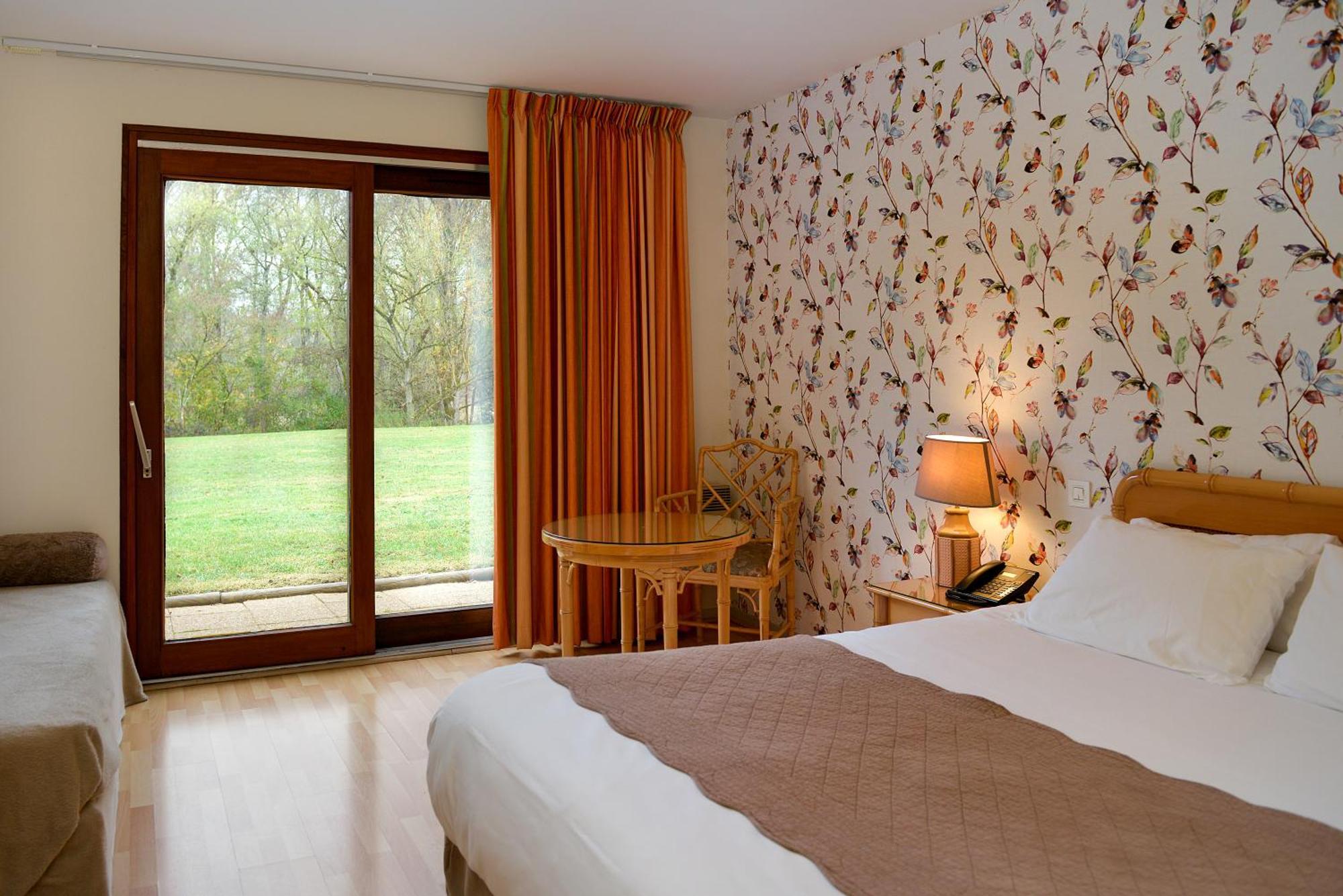 Hotel Restaurant Le Relais De Pouilly エクステリア 写真