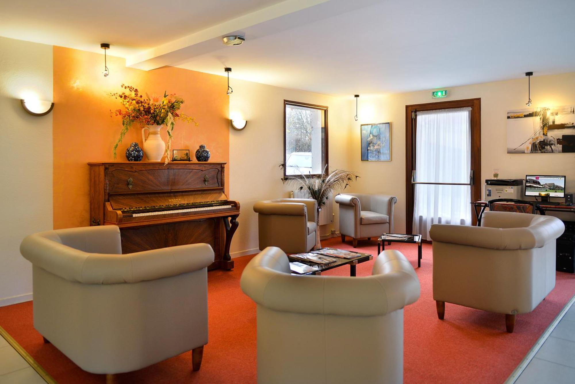 Hotel Restaurant Le Relais De Pouilly エクステリア 写真