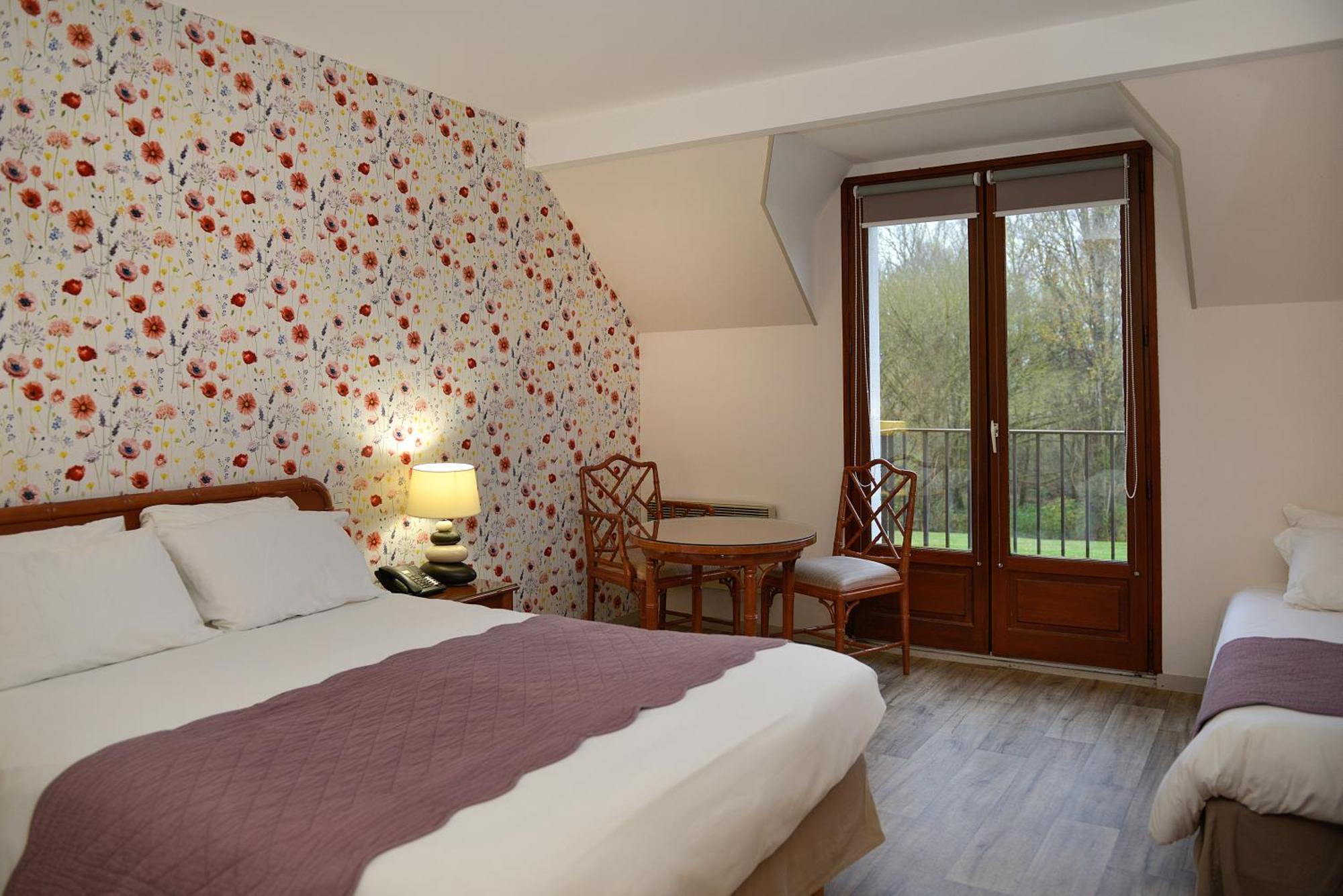 Hotel Restaurant Le Relais De Pouilly エクステリア 写真