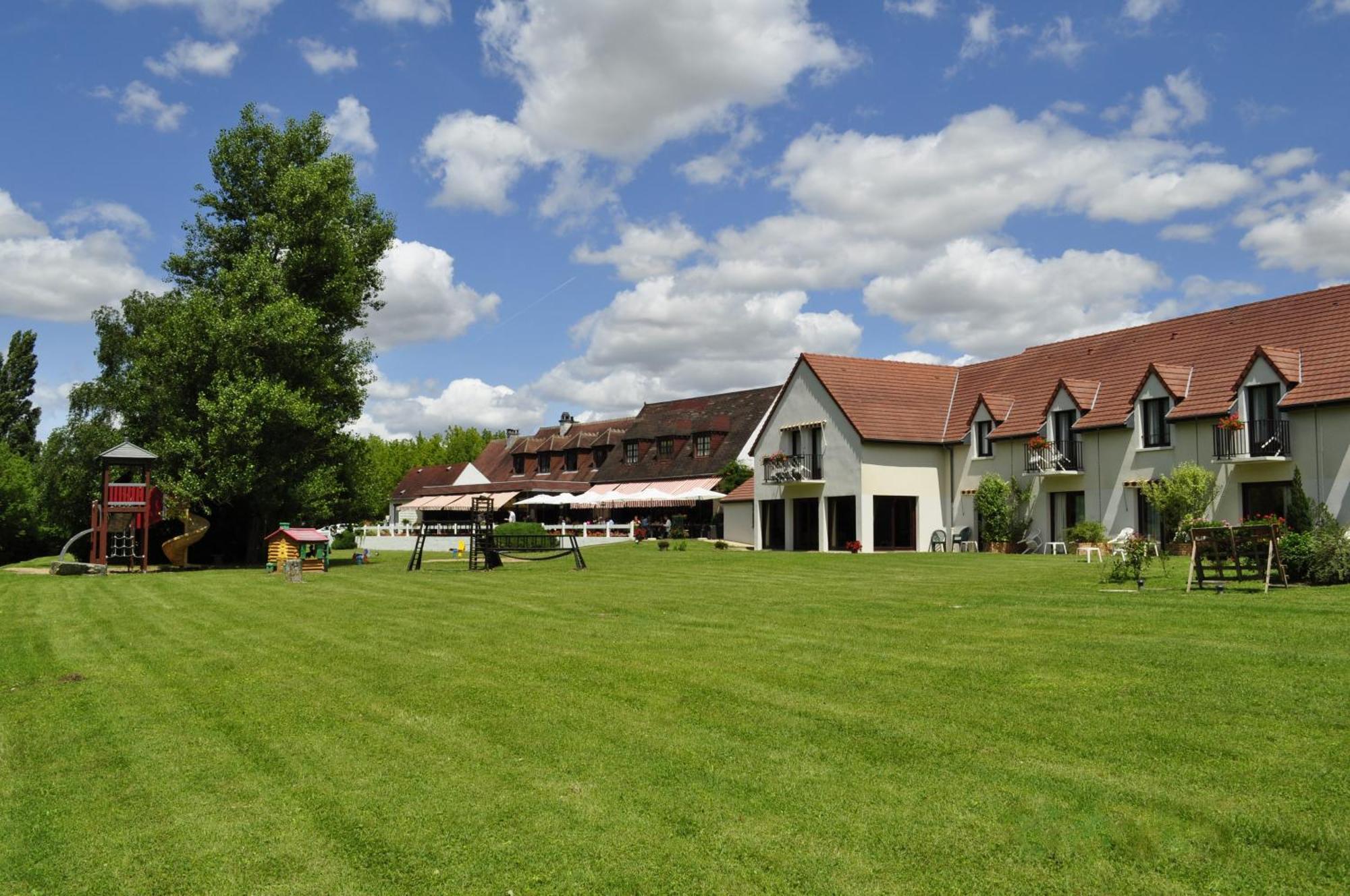 Hotel Restaurant Le Relais De Pouilly エクステリア 写真