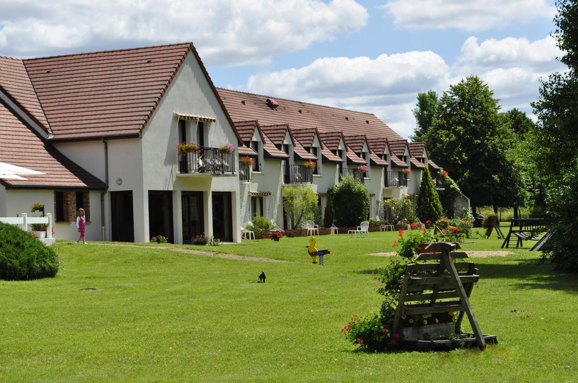 Hotel Restaurant Le Relais De Pouilly エクステリア 写真
